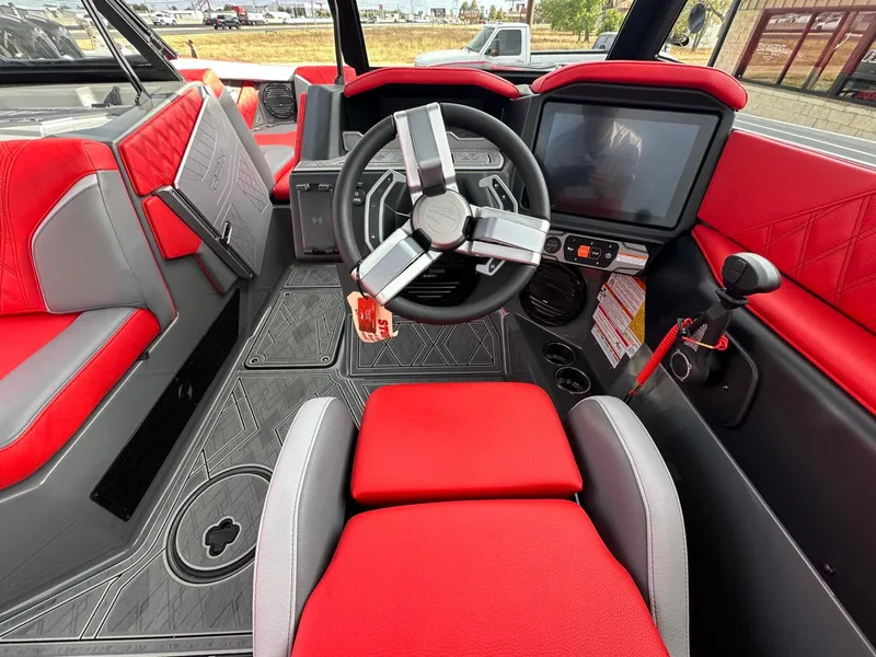 Slide: The Image of Tigé 24RZX 2025 - 16