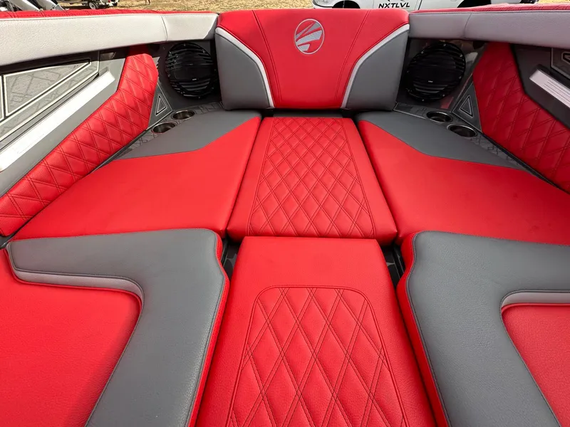 Slide: The Image of Tigé 24RZX 2025 - 20