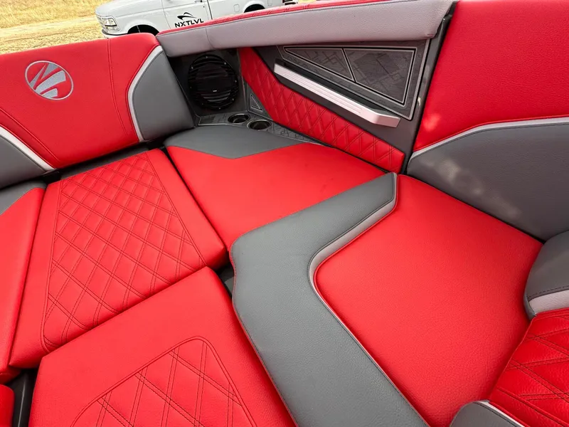 Slide: The Image of Tigé 24RZX 2025 - 21