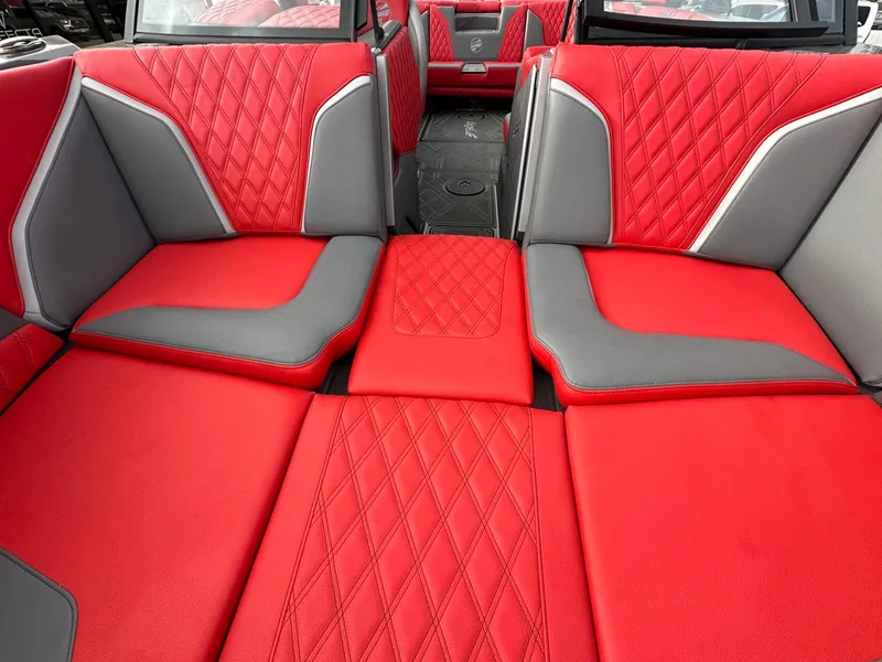 Slide: The Image of Tigé 24RZX 2025 - 23