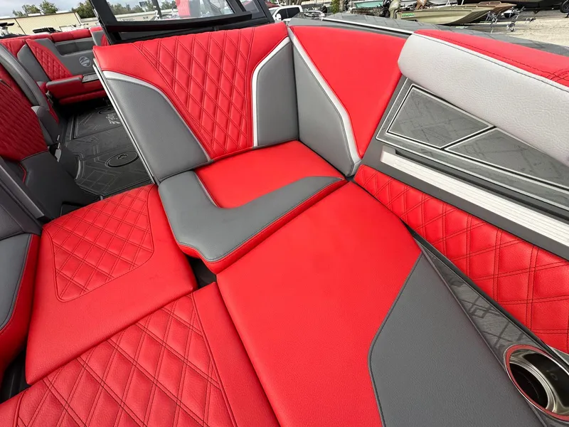 Slide: The Image of Tigé 24RZX 2025 - 24