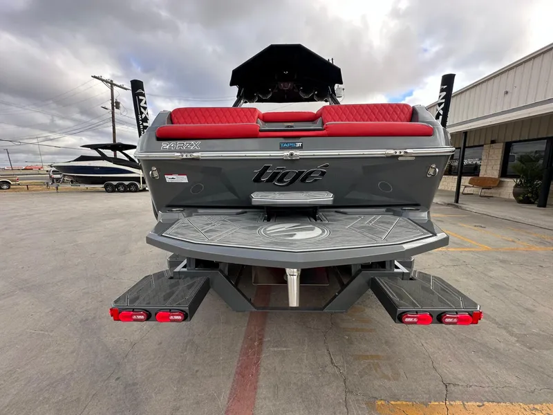 Slide: The Image of Tigé 24RZX 2025 - 3