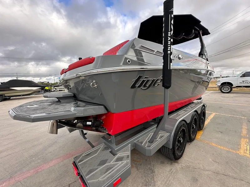 Slide: The Image of Tigé 24RZX 2025 - 4