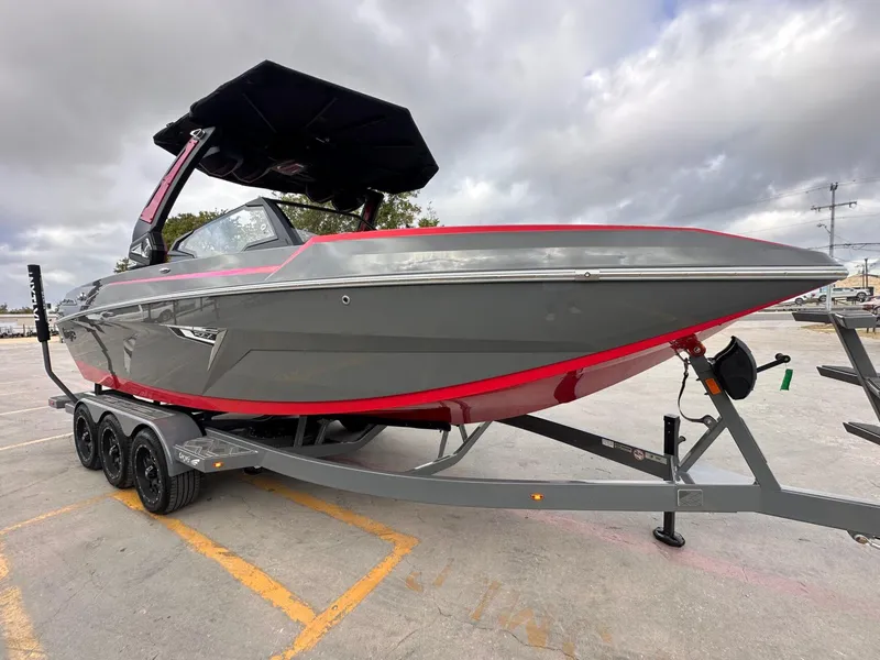 Slide: The Image of Tigé 24RZX 2025 - 6