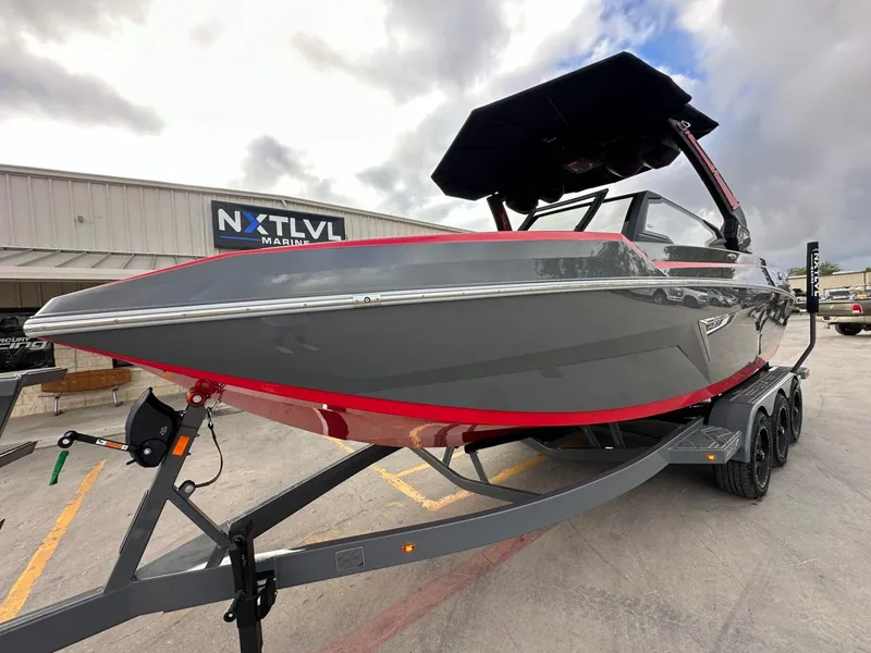 Slide: The Image of Tigé 24RZX 2025 - 8