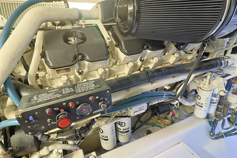 Slide: The Image of Hatteras 54 Convertible 2004 - 51