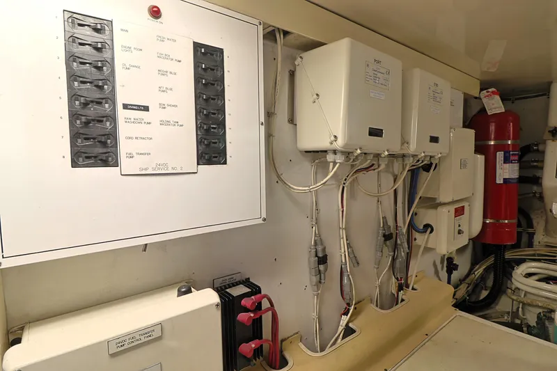 Slide: The Image of Hatteras 54 Convertible 2004 - 53