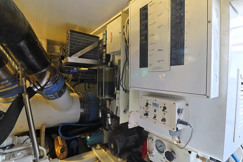 Slide: The Image of Hatteras 54 Convertible 2004 - 56