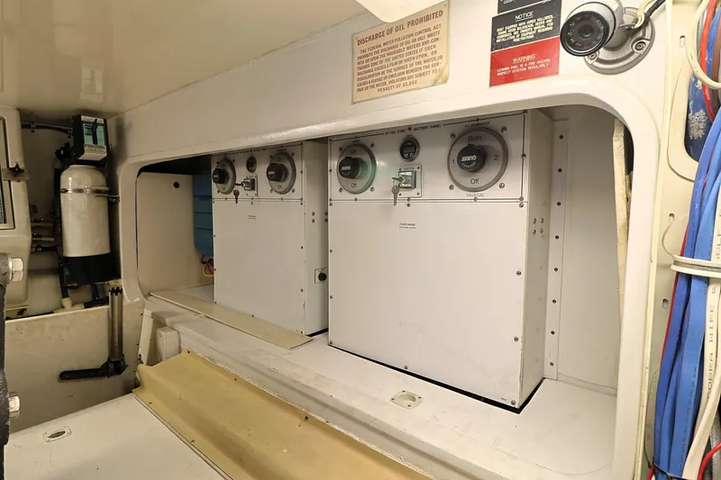 Slide: The Image of Hatteras 54 Convertible 2004 - 57