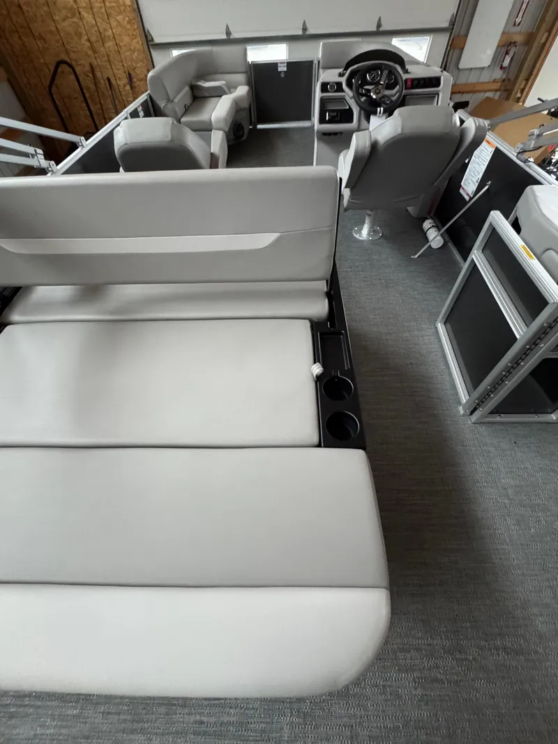 Slide: The Image of Xperience 2286SFLX 2025 - 13