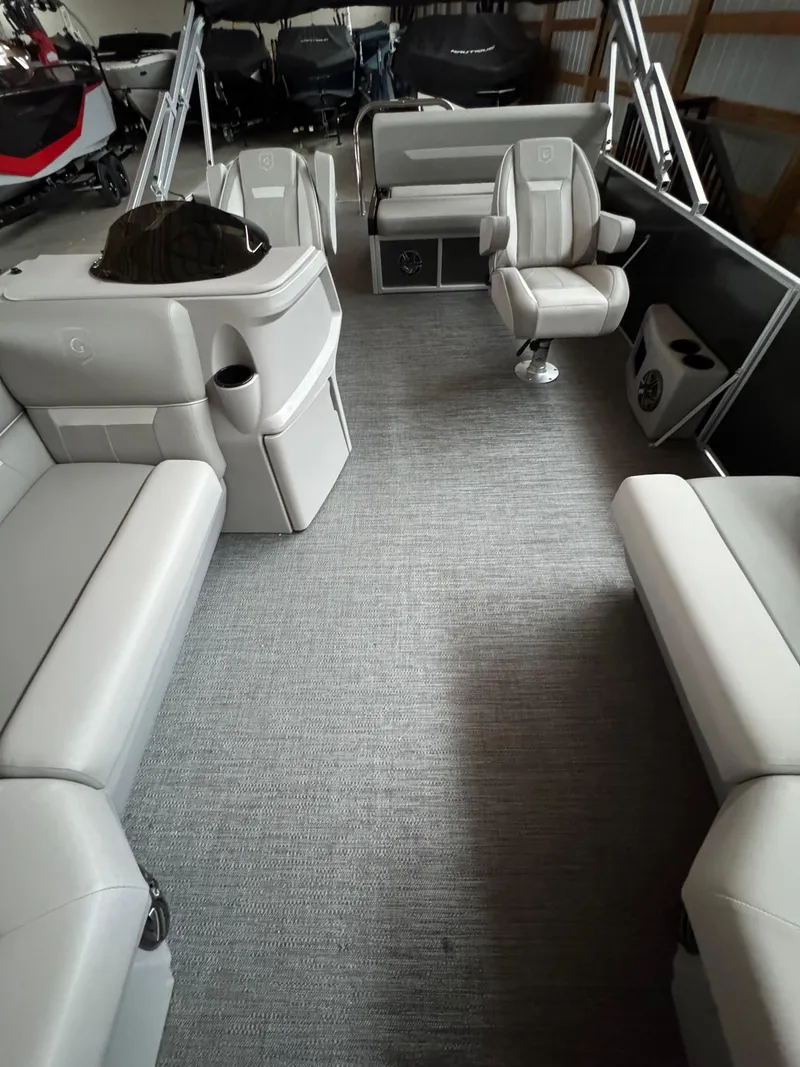 Slide: The Image of Xperience 2286SFLX 2025 - 3