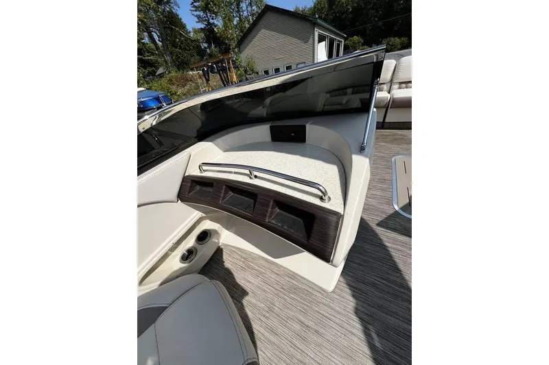Slide: The Image of 2021 Bennington 27 QXSBWA X2 boat interior with sleek design and comfortable seating. - 61