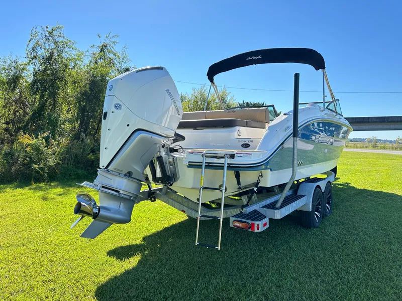 Slide: The Image of Sea Ray SDX 270 Outboard 2025 - 1