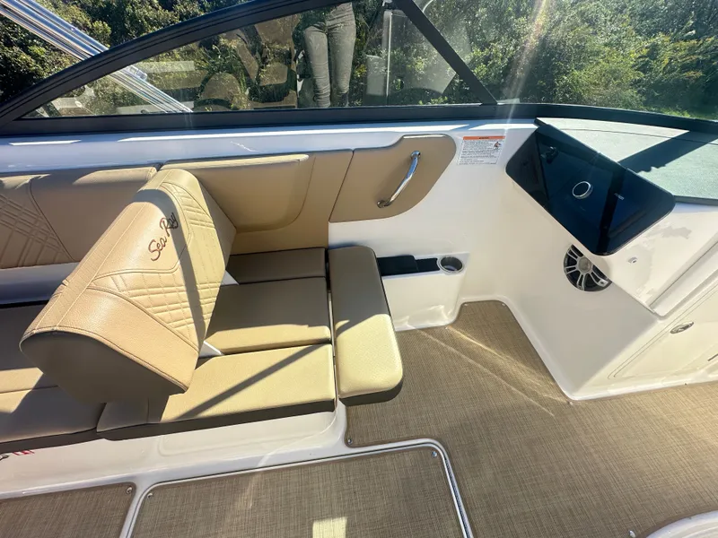 Slide: The Image of Sea Ray SDX 270 Outboard 2025 - 11
