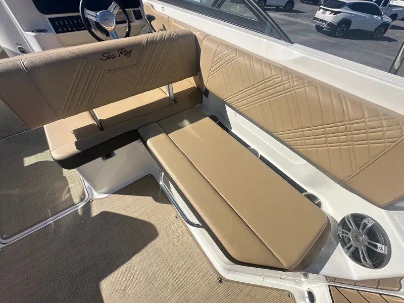Slide: The Image of Sea Ray SDX 270 Outboard 2025 - 21