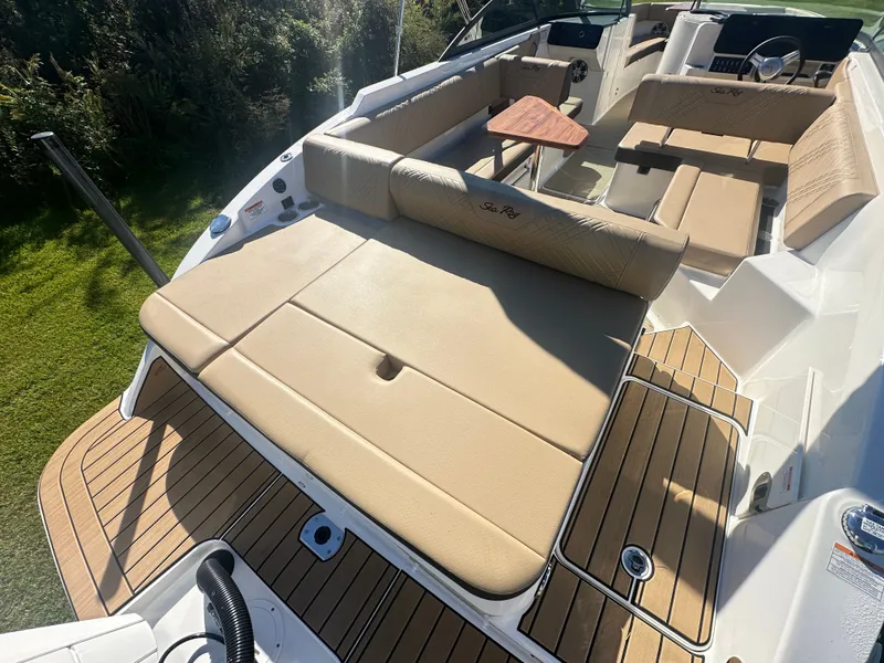 Slide: The Image of Sea Ray SDX 270 Outboard 2025 - 24