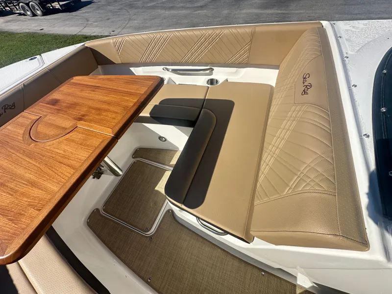 Slide: The Image of Sea Ray SDX 270 Outboard 2025 - 8