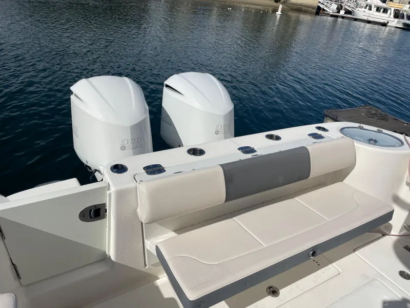 Slide: The Image of Transom Seating - 24