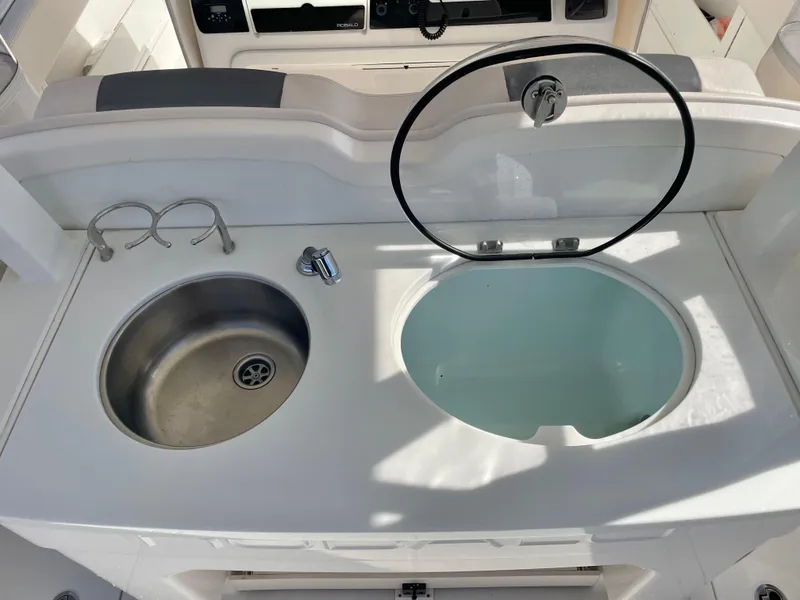 Slide: The Image of Console Bait Tank - 25