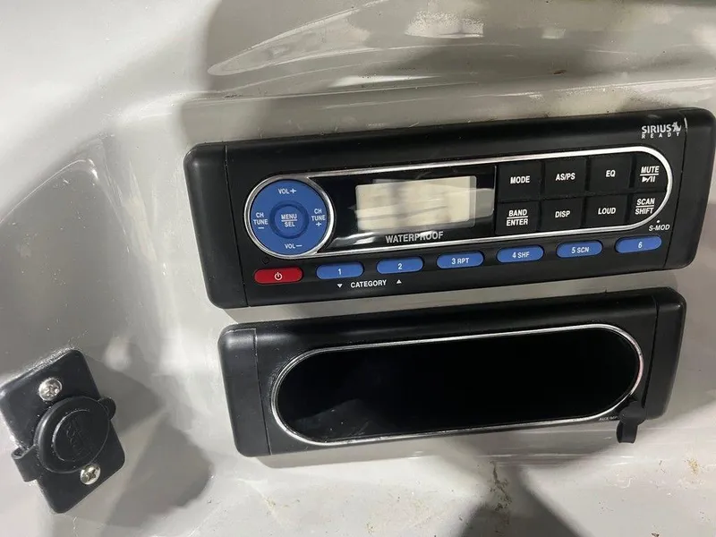 Slide: The Image of Bayliner 185 Bowrider 2007 - 10