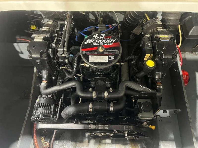 Slide: The Image of Bayliner 185 Bowrider 2007 - 11