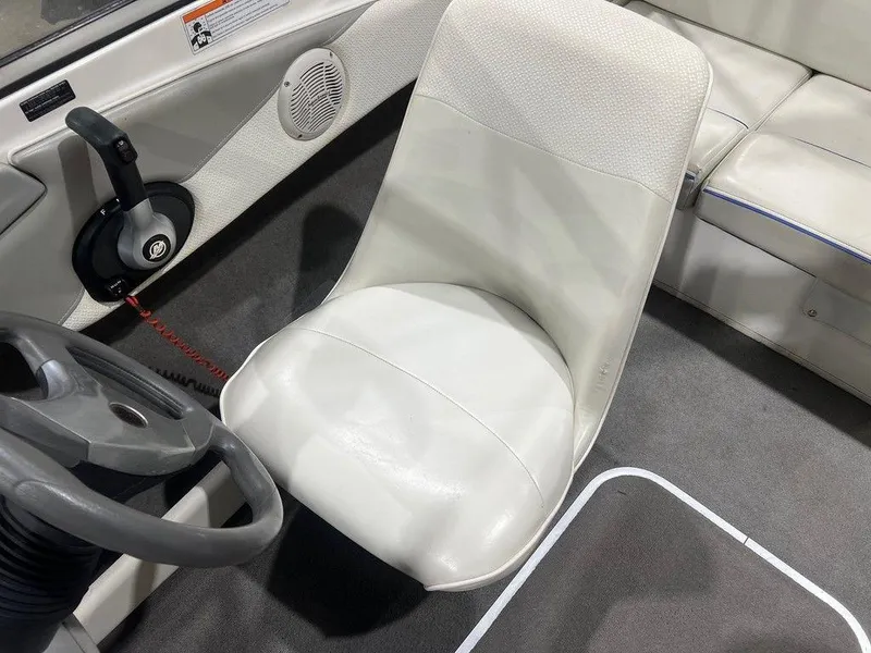 Slide: The Image of Bayliner 185 Bowrider 2007 - 5