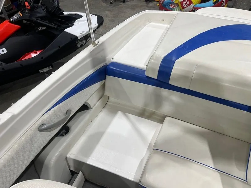 Slide: The Image of Bayliner 185 Bowrider 2007 - 8