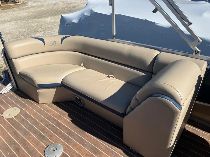 Slide: The Image of Berkshire STS Series 233RFX BP3 2015 - 11