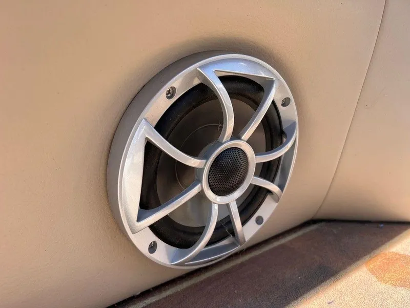 Slide: The Image of Berkshire STS Series 233RFX BP3 2015 - 15