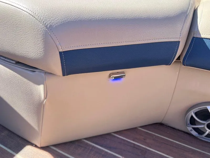 Slide: The Image of Berkshire STS Series 233RFX BP3 2015 - 16