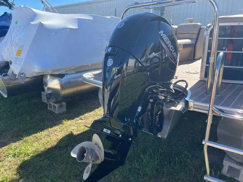 Slide: The Image of Berkshire STS Series 233RFX BP3 2015 - 17