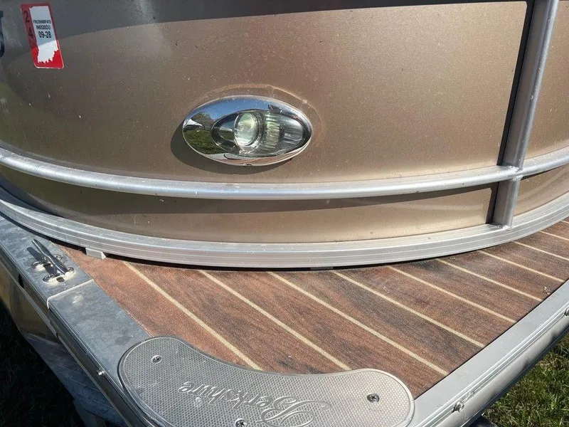 Slide: The Image of Berkshire STS Series 233RFX BP3 2015 - 18