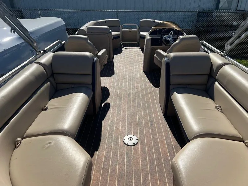 Slide: The Image of Berkshire STS Series 233RFX BP3 2015 - 5