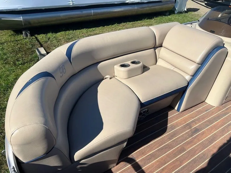 Slide: The Image of Berkshire STS Series 233RFX BP3 2015 - 7