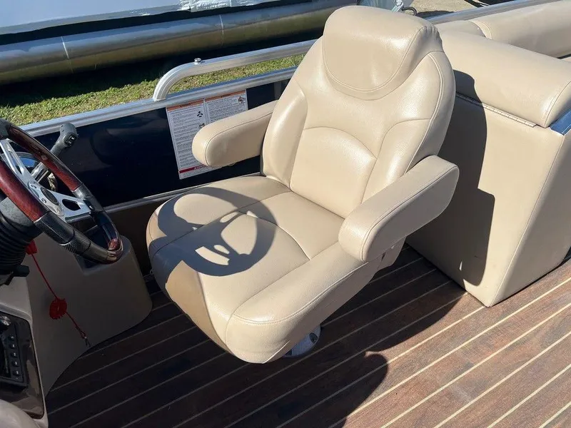 Slide: The Image of Berkshire STS Series 233RFX BP3 2015 - 9