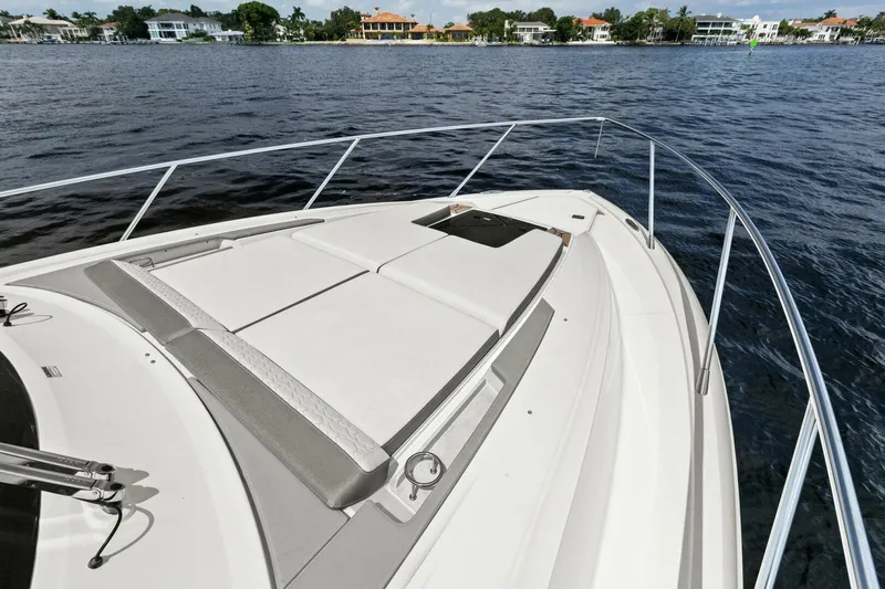 Slide: The Image of 2022 Tiara Sport 43 LE - 42