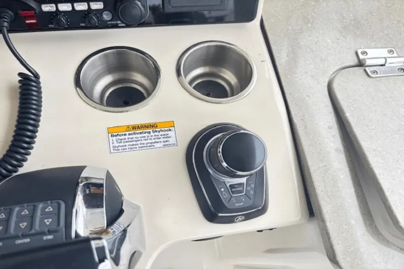 Slide: The Image of Boston Whaler 350 Realm 2019 - 14