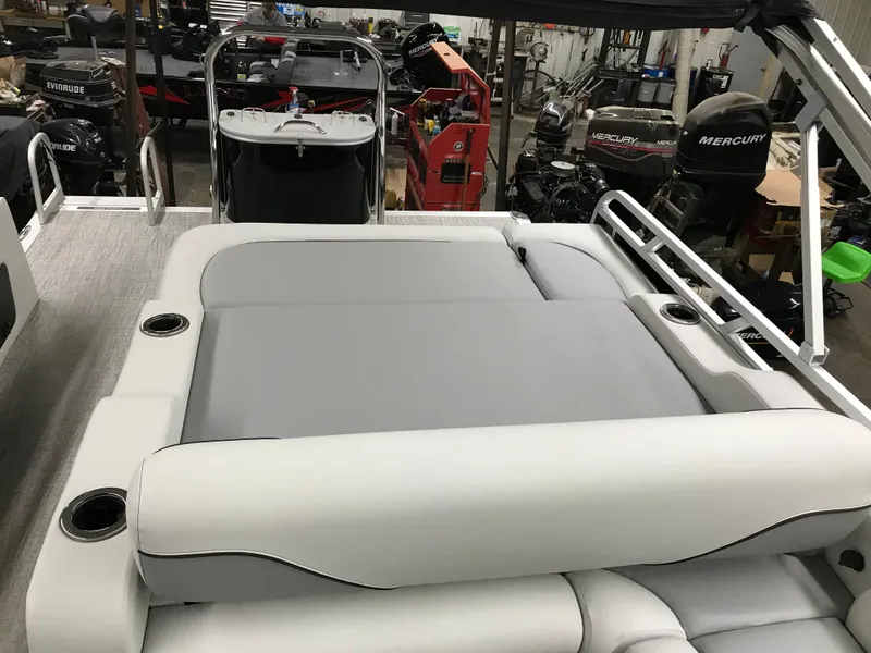 Slide: The Image of 2025 Avalon VENTURE 2585 Versatile Rear Bench interior with luxurious seating and modern design. - 21