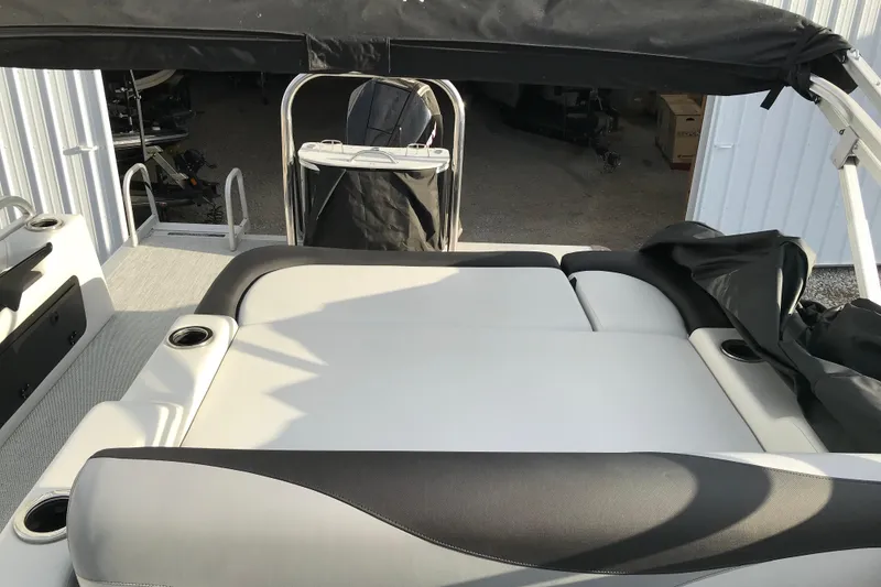 Slide: The Image of 2025 Avalon VENTURE 2585 Versatile Rear Bench with sleek seating and cup holders. - 35