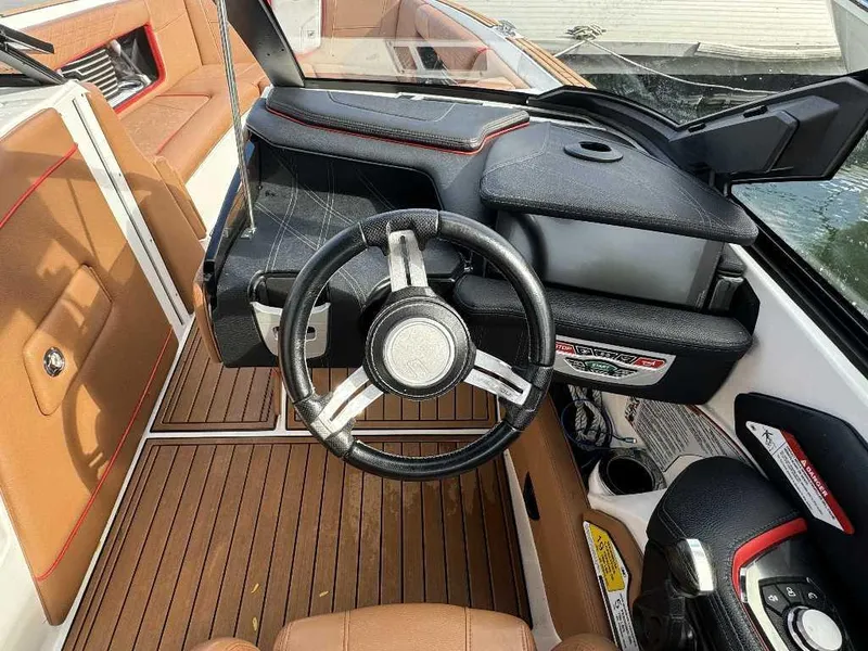 Slide: The Image of Nautique G25 2019 - 2
