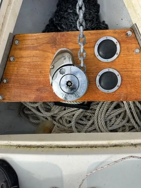 Slide: The Image of HALYARD WINCHES - 40