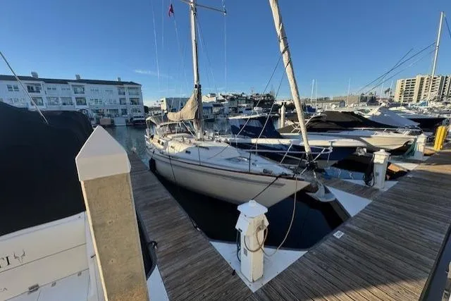 Slide: The Image of Propeller of 1979 CAL 39 MK II Tall Rig sailboat on dry dock. - 60