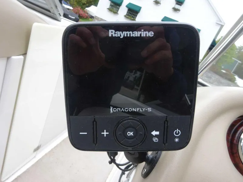 Slide: The Image of Four Winns 220 Horizon 2006 - 12