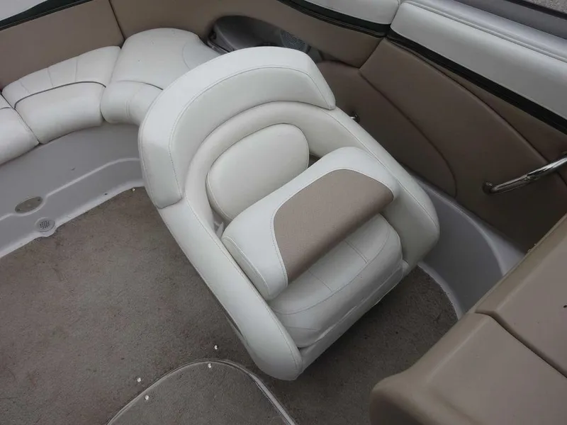 Slide: The Image of Four Winns 220 Horizon 2006 - 13