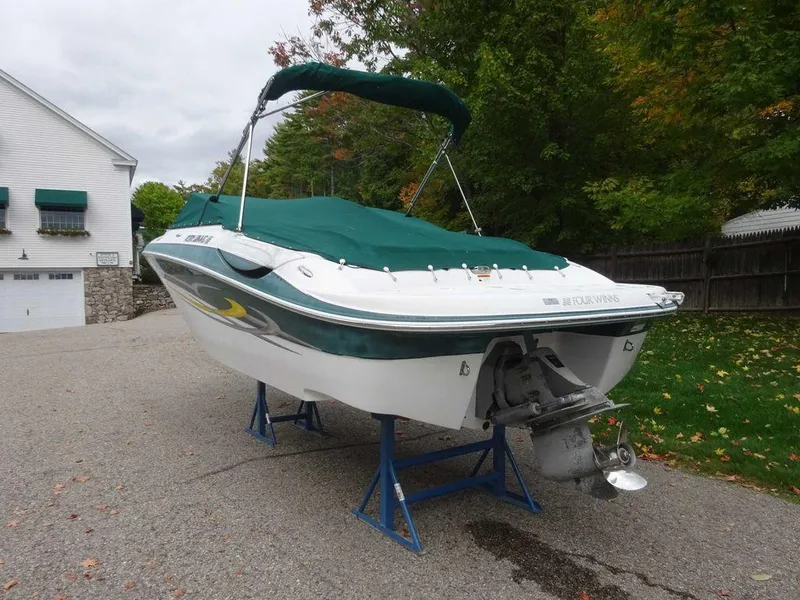 Slide: The Image of Four Winns 220 Horizon 2006 - 24