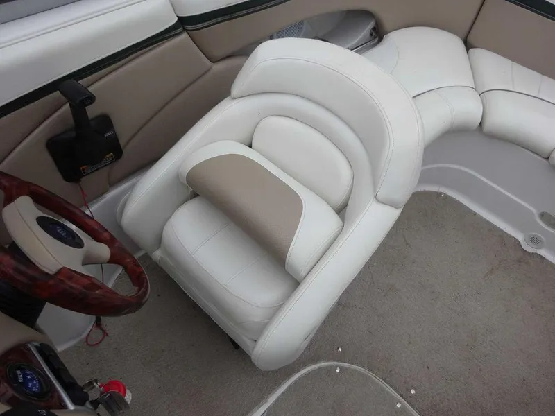 Slide: The Image of Four Winns 220 Horizon 2006 - 5