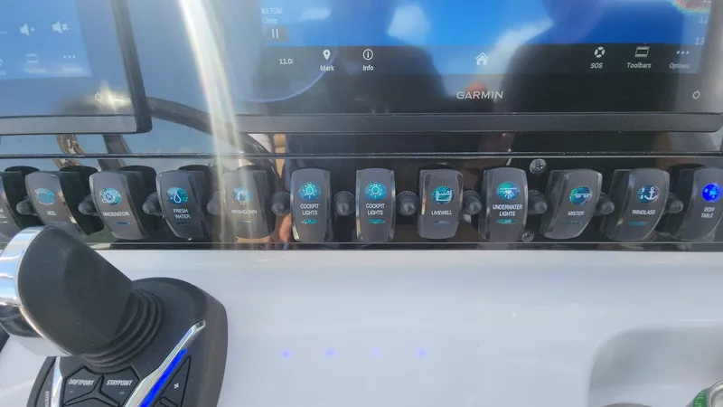 Slide: The Image of Sea Hunt Ultra 275 SE 2024 - 54