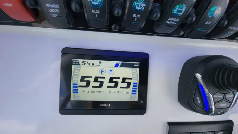 Slide: The Image of Sea Hunt Ultra 275 SE 2024 - 75