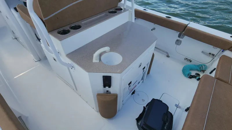 Slide: The Image of Sea Hunt Ultra 275 SE 2024 - 77