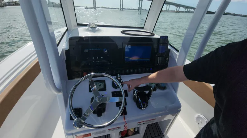 Slide: The Image of Sea Hunt Ultra 275 SE 2024 - 85